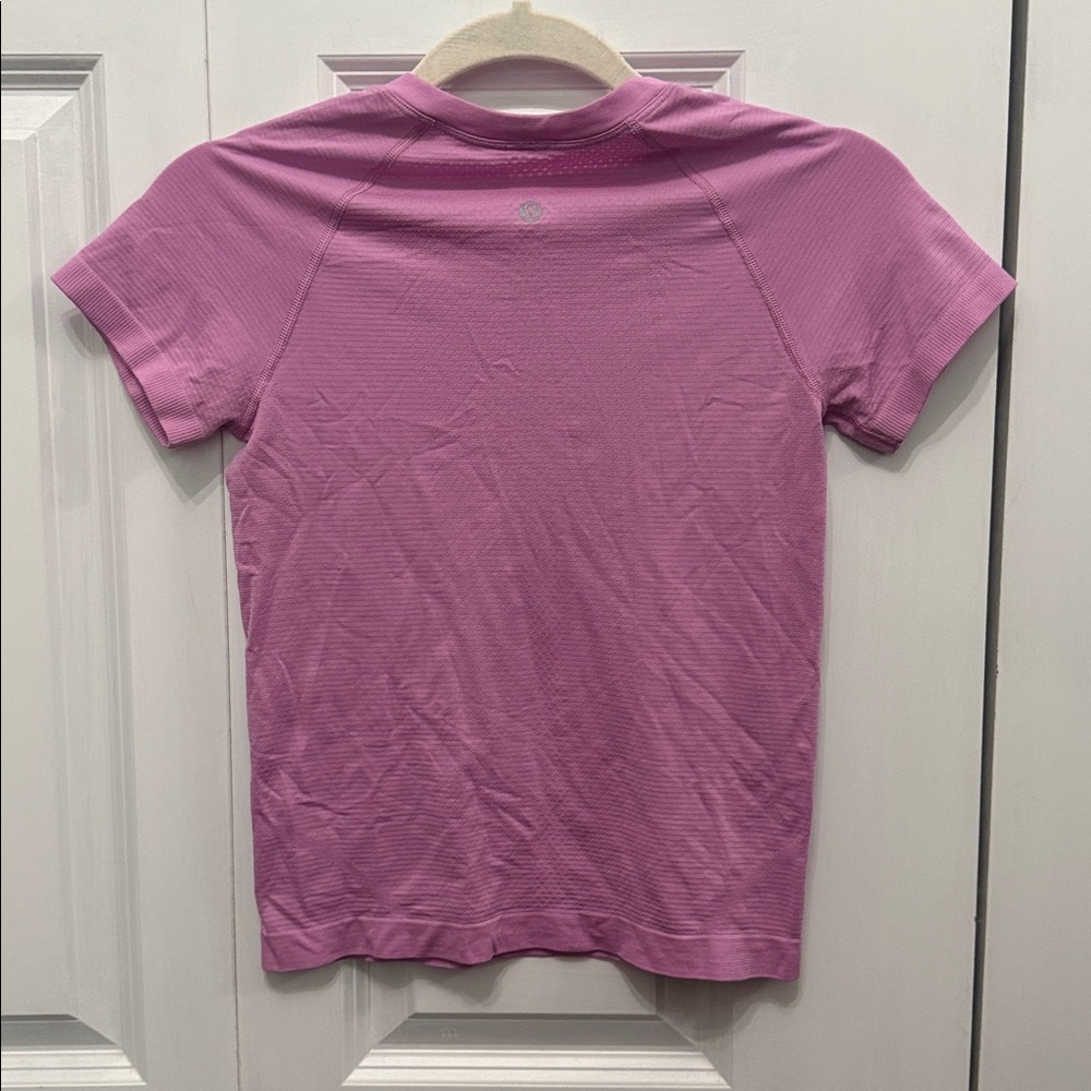 Lululemon Short Sleeve Swiftly Tech Waist Length Dahlia Mauve Size 4 - Picture 2 of 3